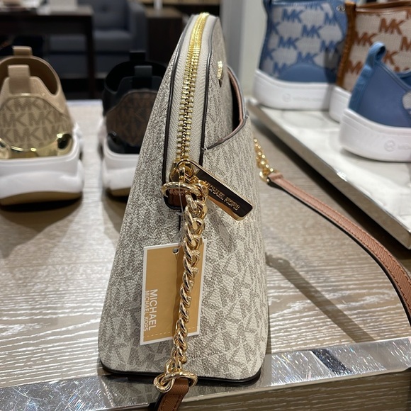 MICHAEL KORS Jet Set Medium Logo Dome Satchel Crossbody XCROSS XBODY
Vanilla
NWT - Picture 14 of 16